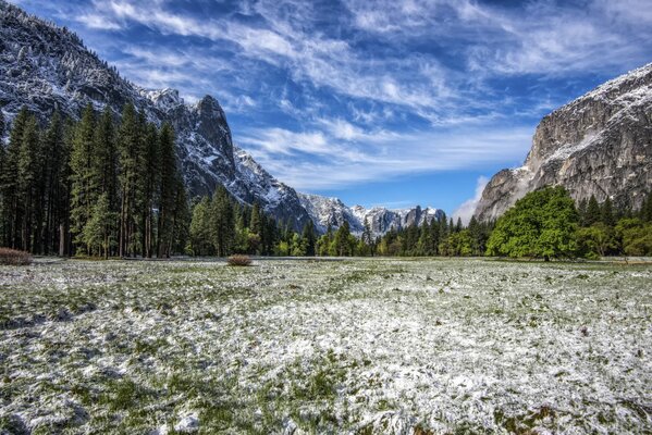 The first snow in the intermountain in California