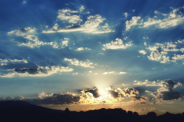 Ciel, nuages et coucher de soleil
