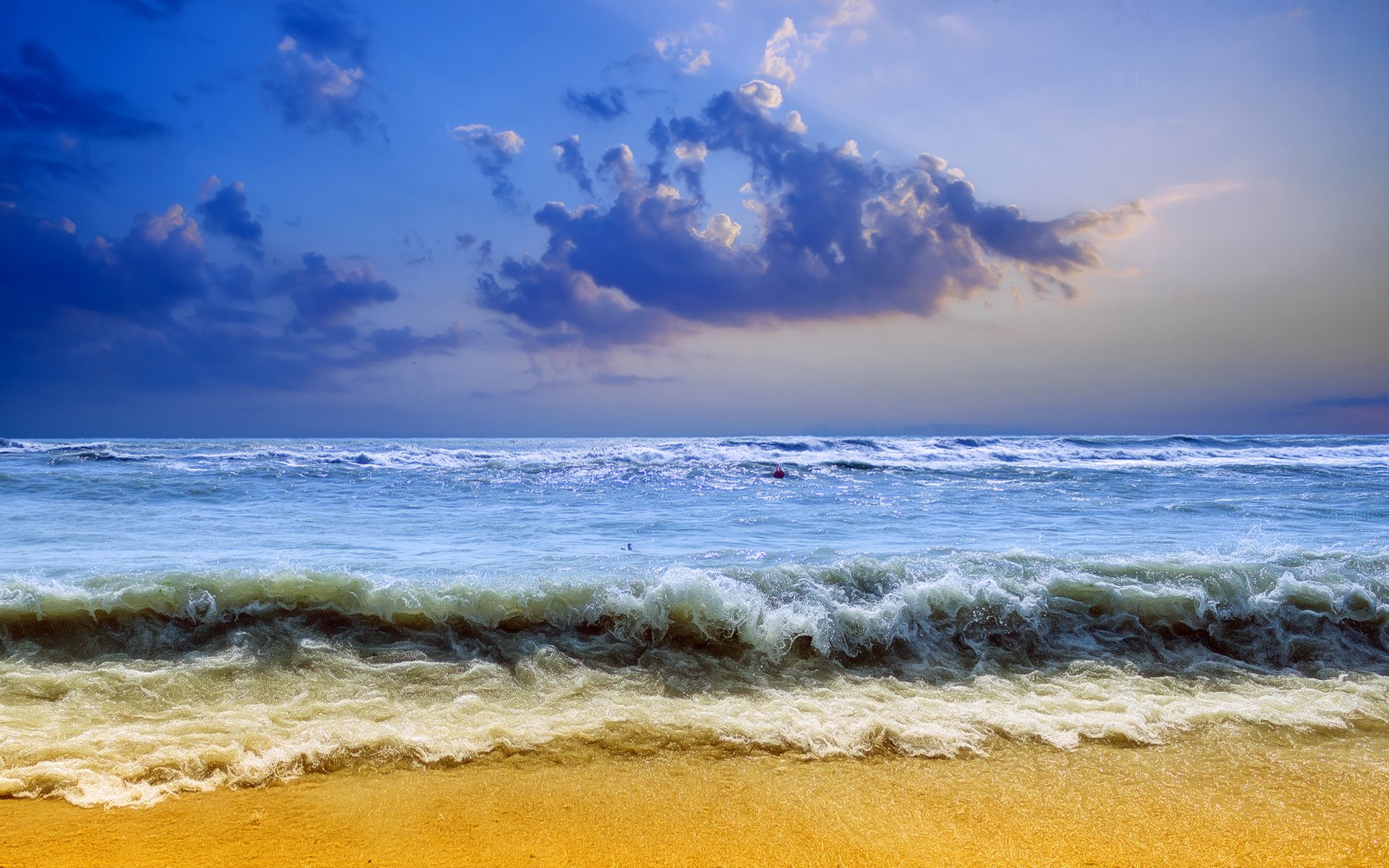 ciel nuages mer vagues tempête côte sable