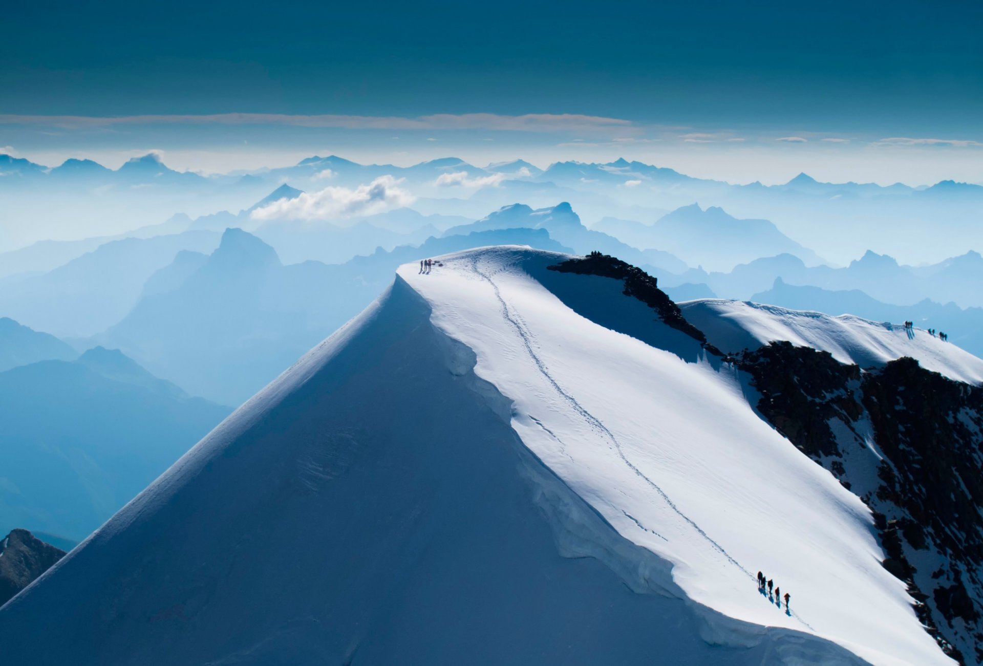 montagne sommet neige escalade