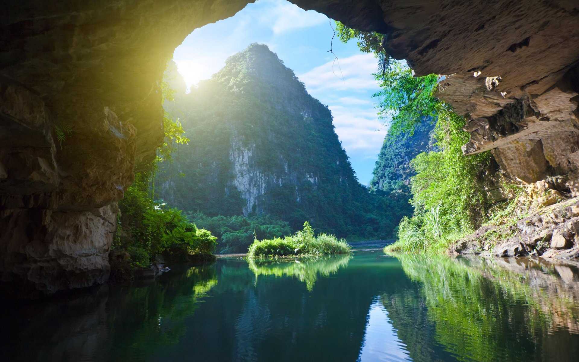 falaises roches rivière nature vietnam