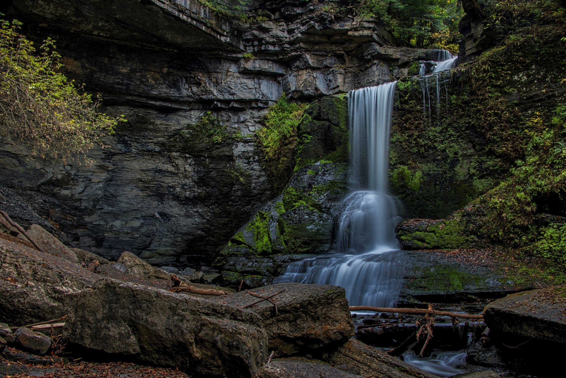 parco rocce vegetazione cascata cascata