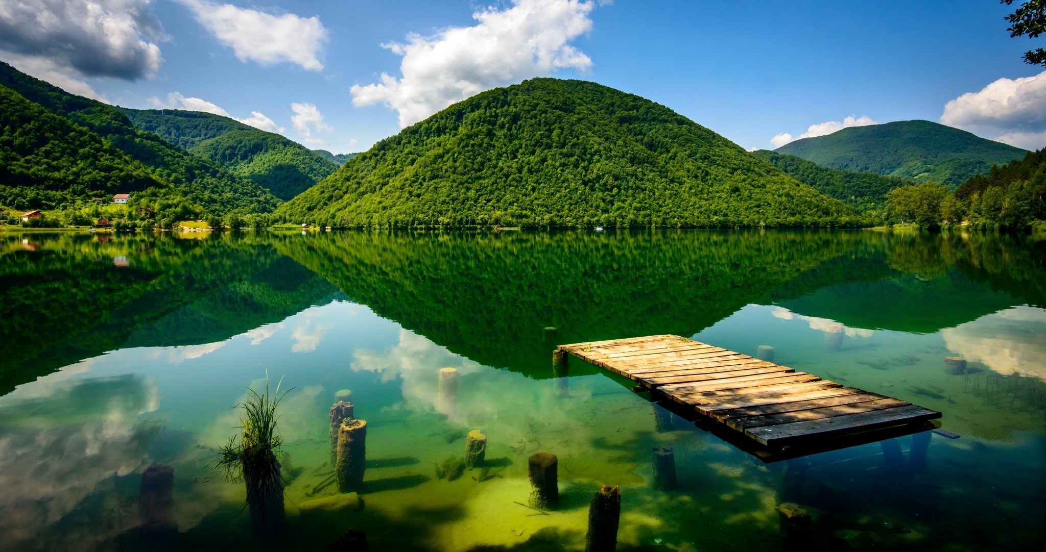 nature ciel montagnes arbres lac pont pont