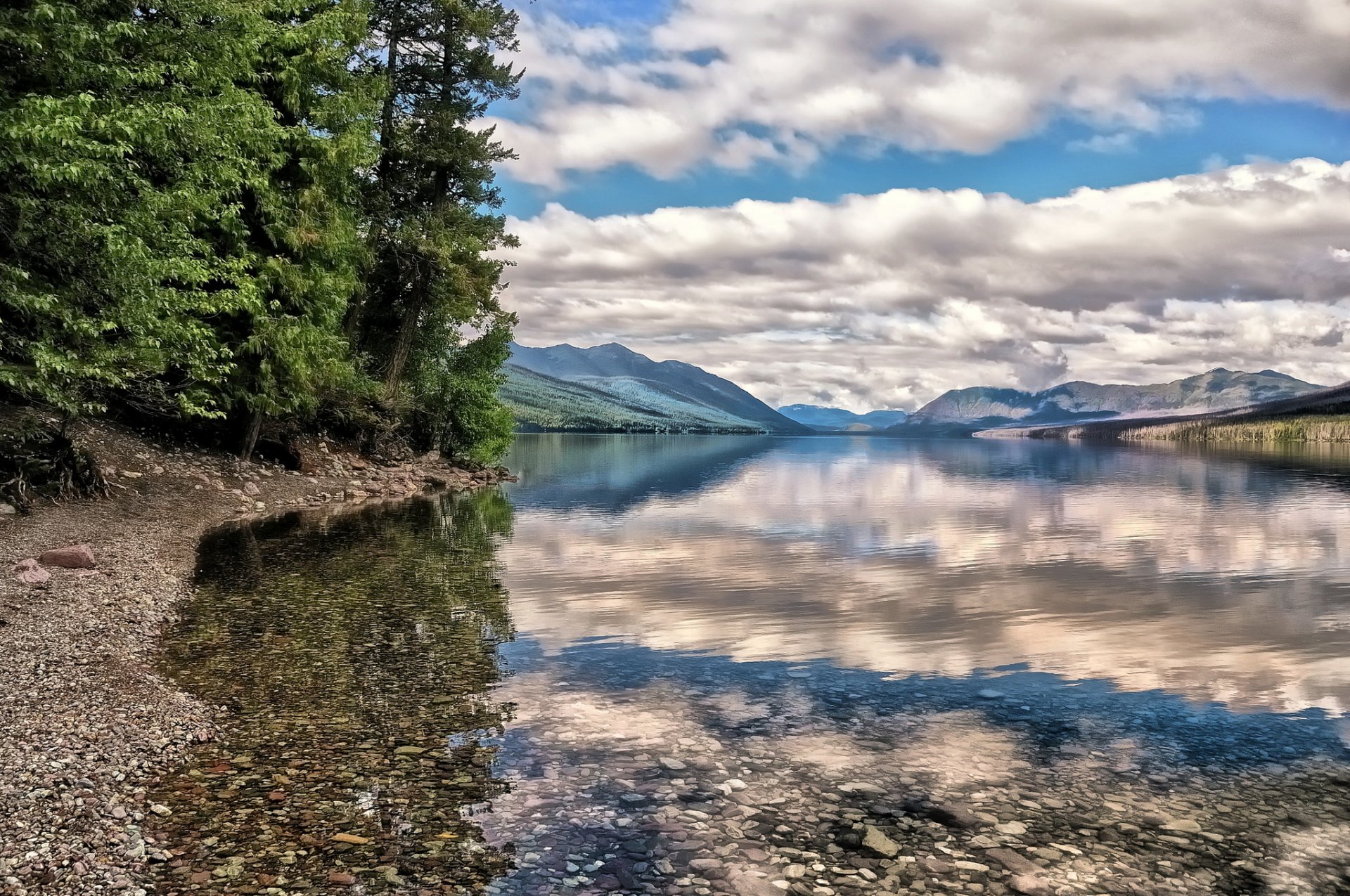 montagne alberi lago trasparenza riflessione