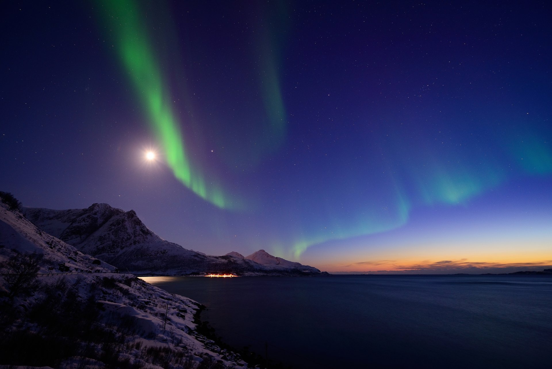 norway northern lights night mountain