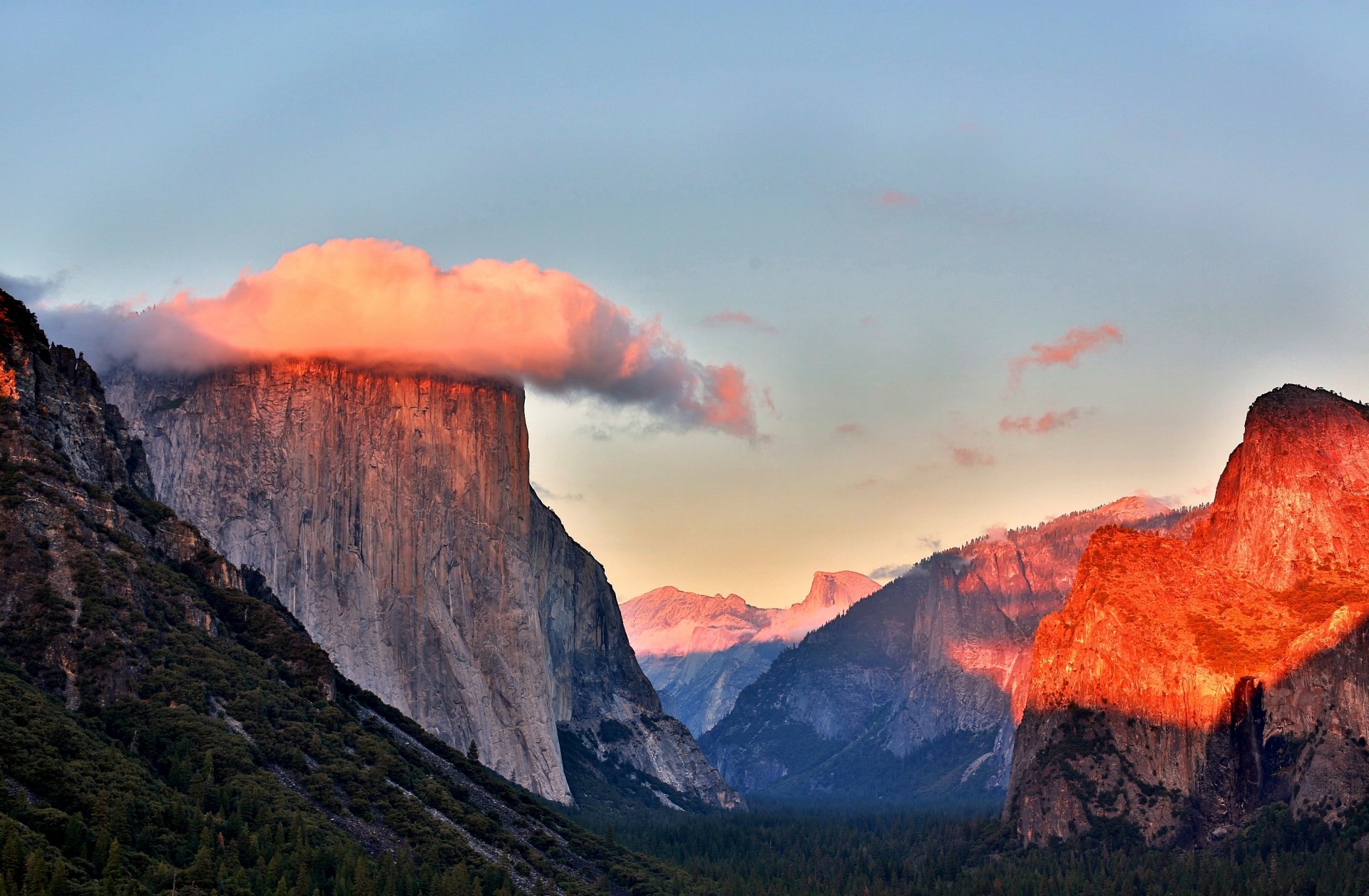 góry drzewa las niebo chmury park narodowy yosemite usa