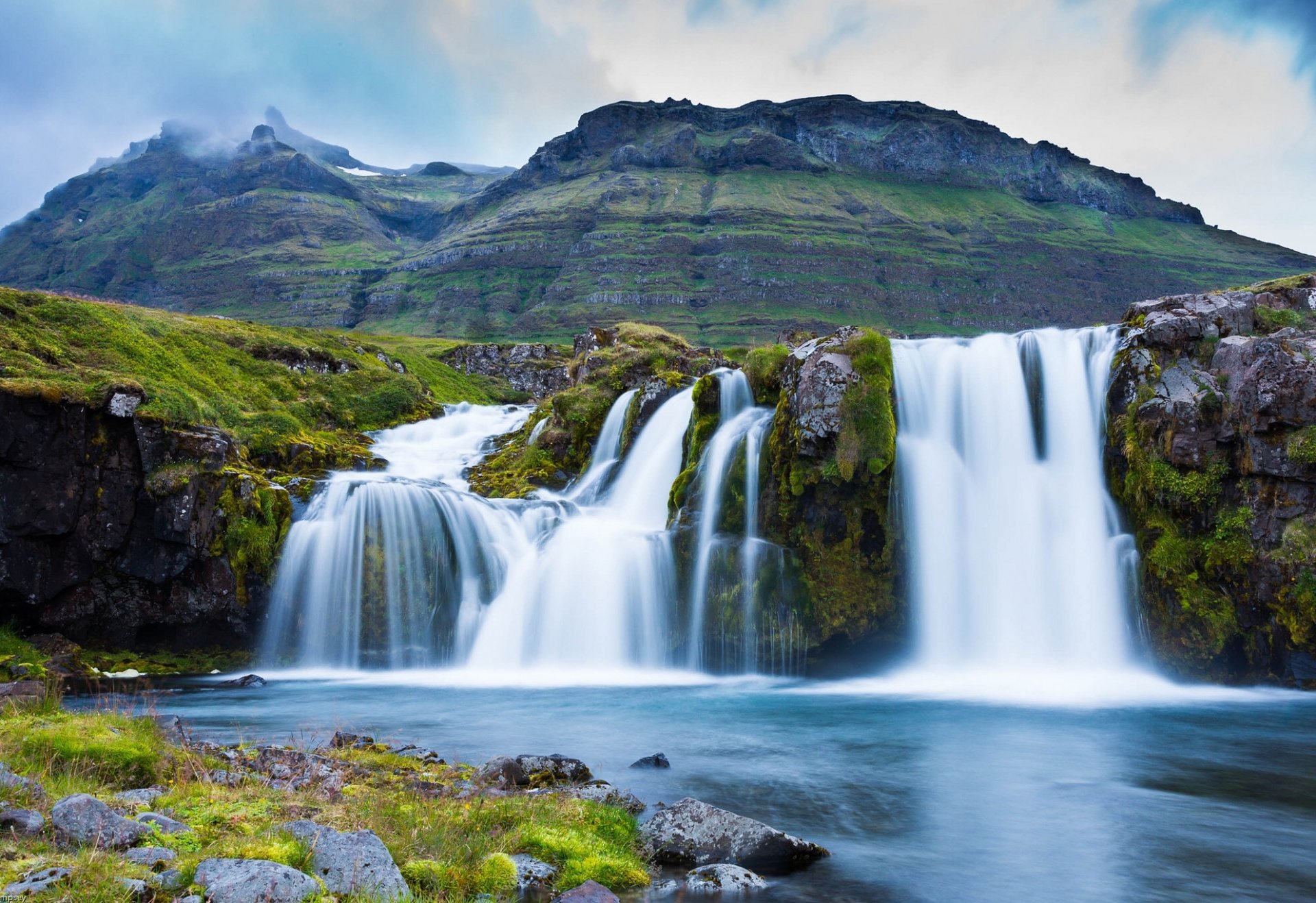 kirkjufoss grundarfjordur islanda grundarfjordur cascata montagne