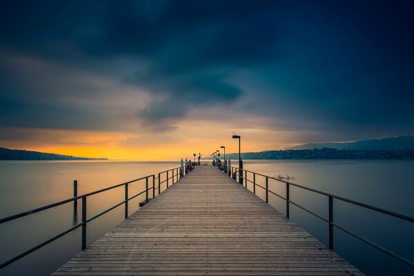 Fondo de pantalla ancha, muelle en el río