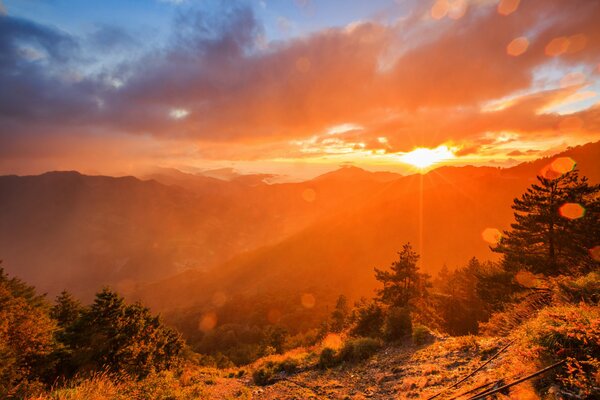 Vista sulle montagne al Tramonto della giornata