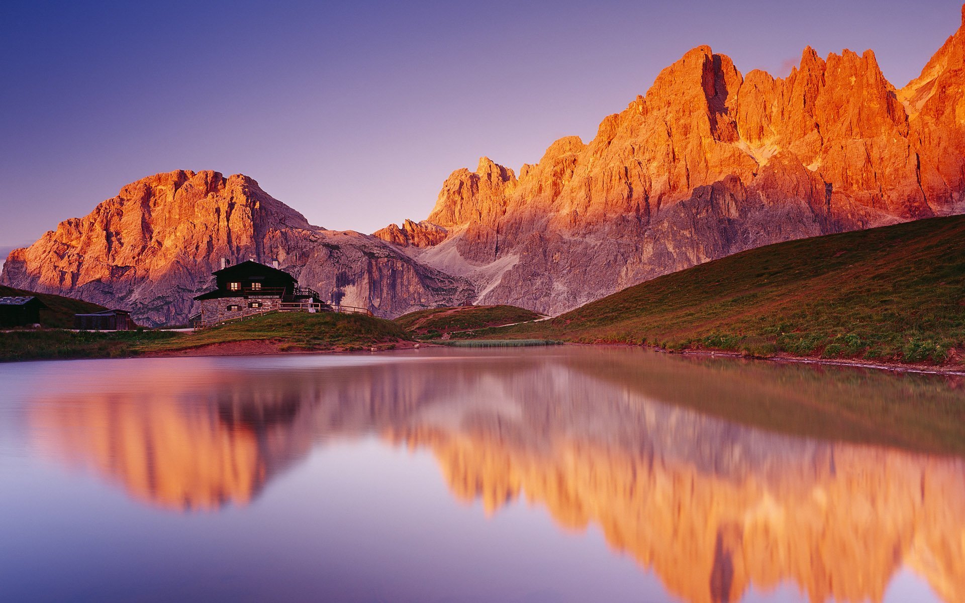 lago montañas casa