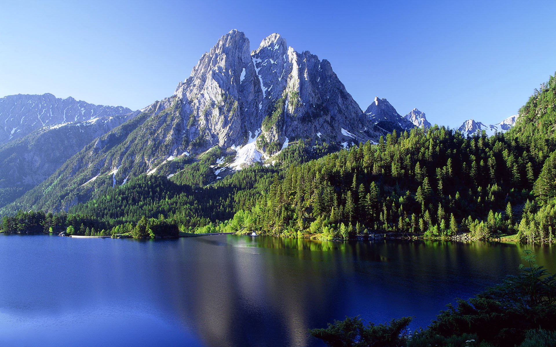 lake mountain cloud