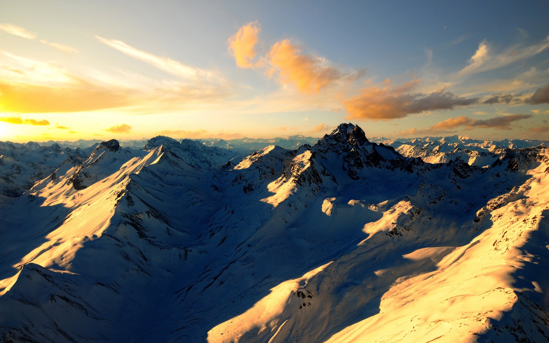 montagnes neige nuages