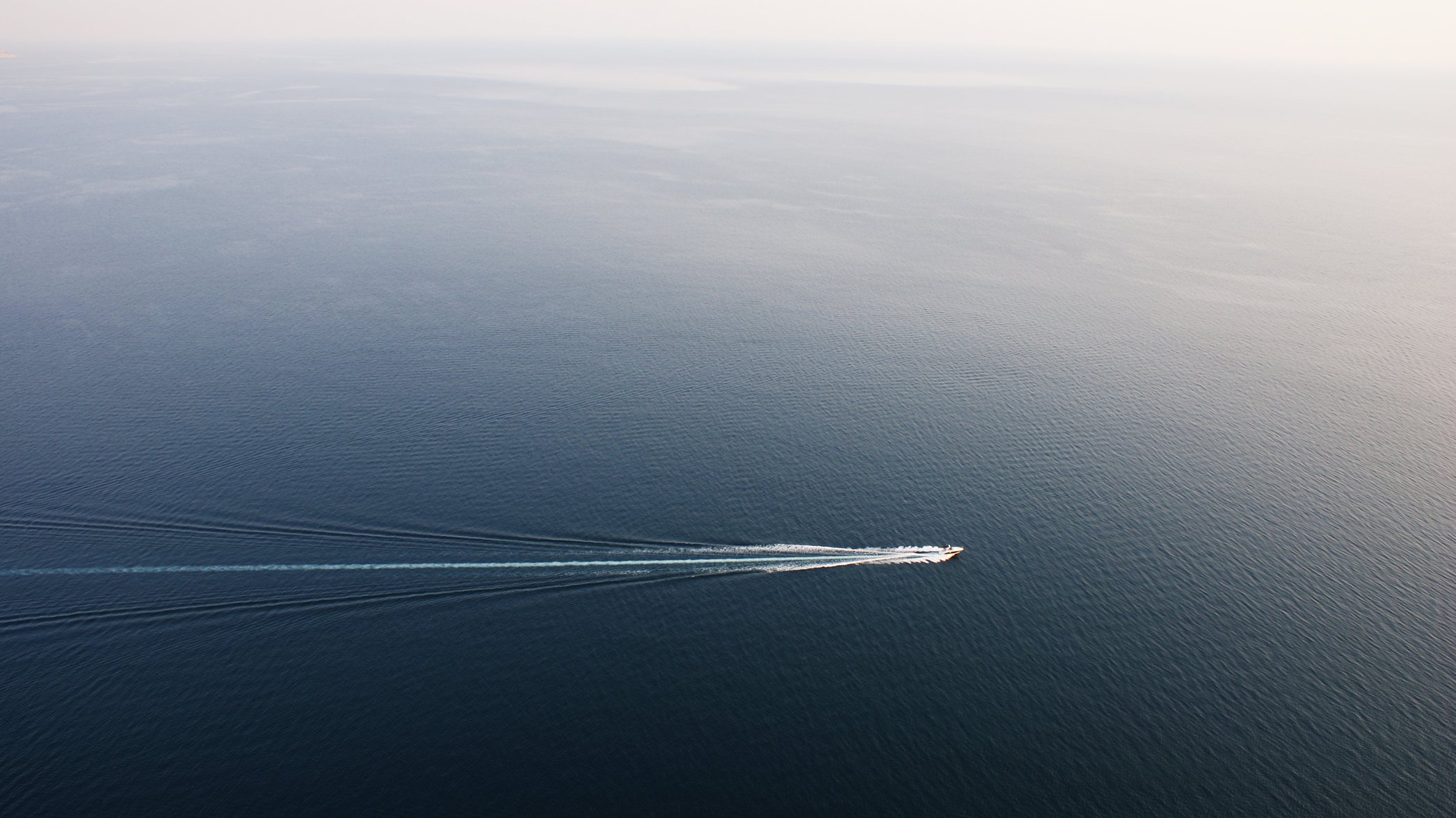 mare barca onde