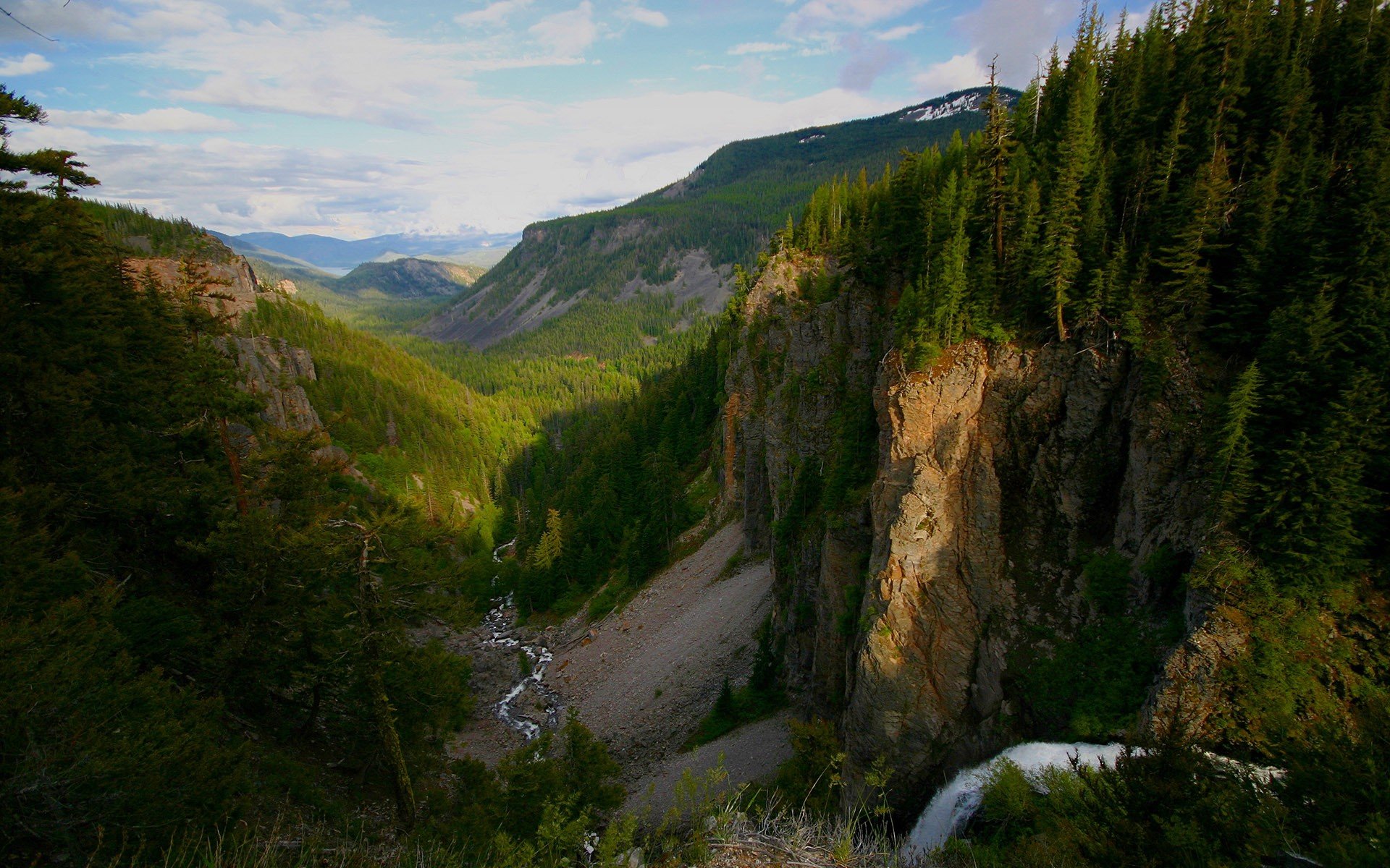 montagne fiume taiga