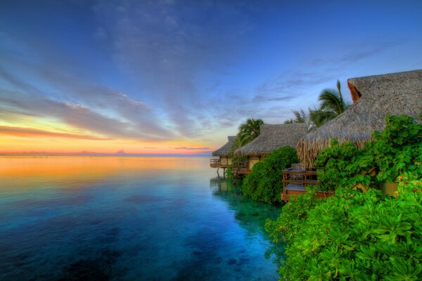 Coucher de soleil sur l île de Moorea