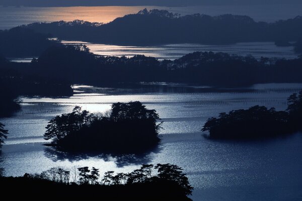 Ruhige, ruhige Nacht in Japan