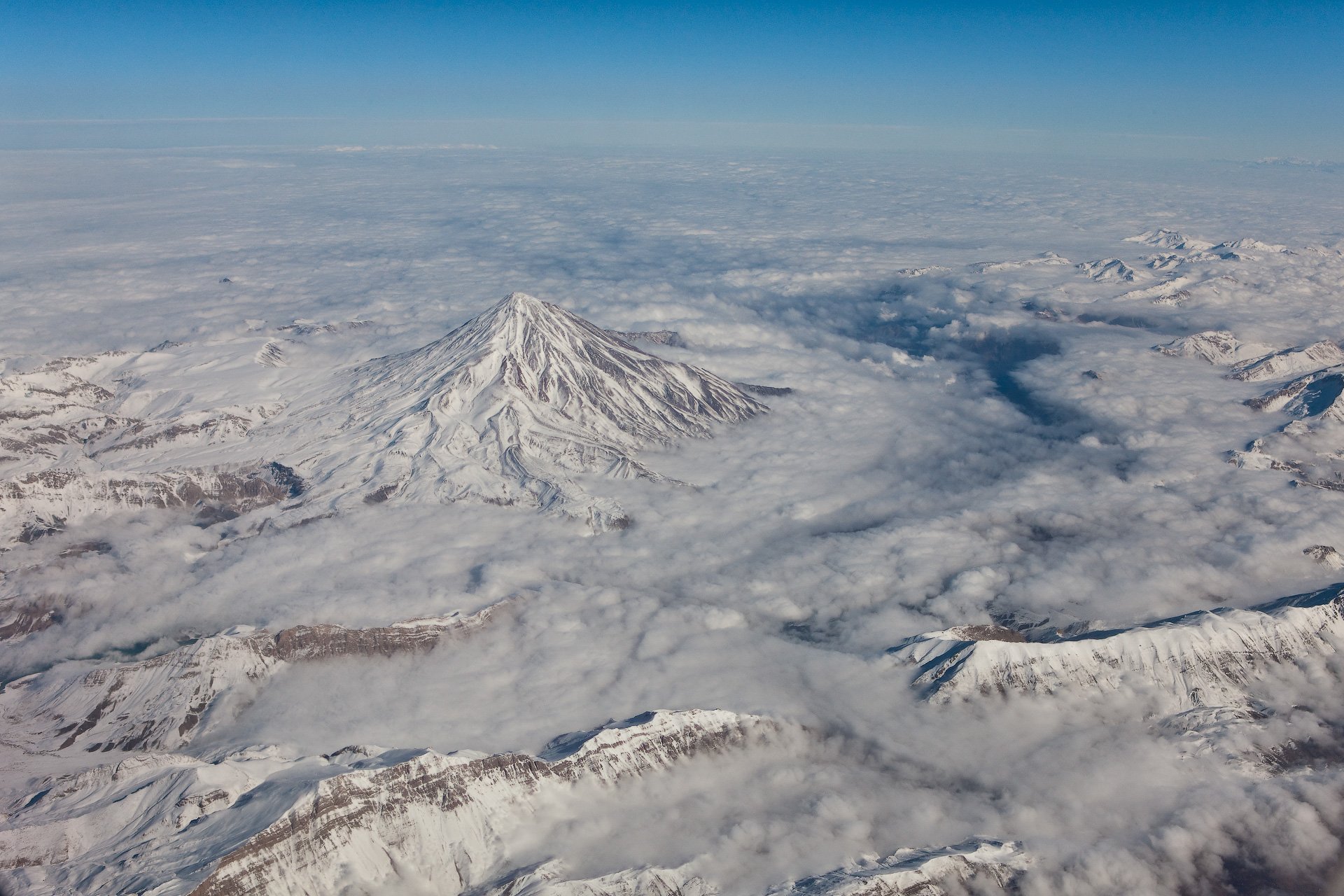 montagne nuvole neve