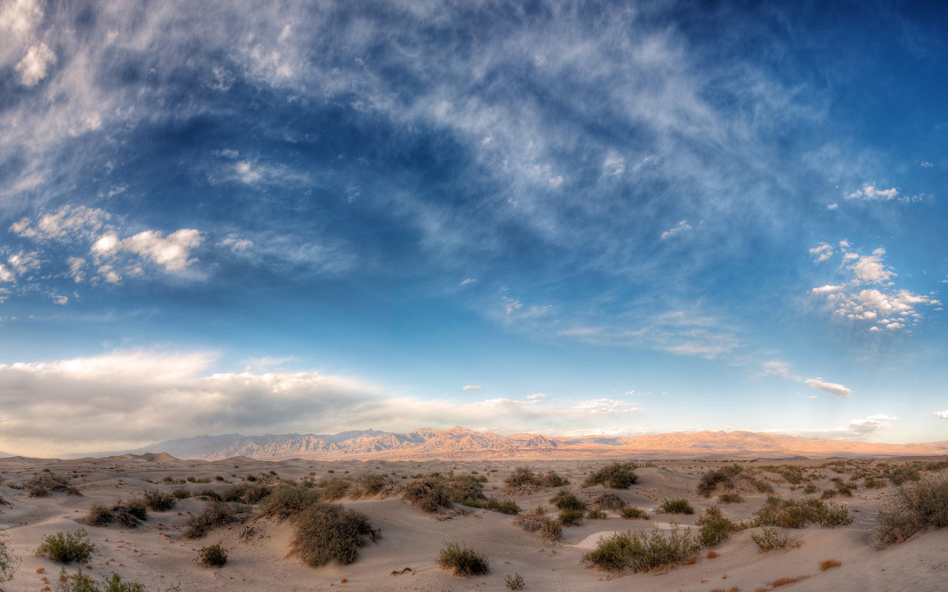 montañas arena desierto cielo