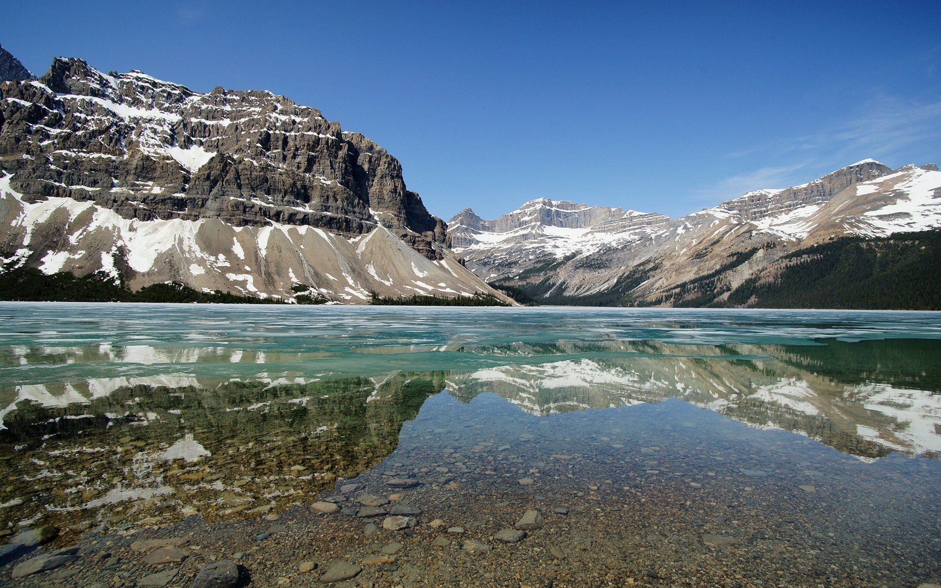 montañas lago hielo invierno parque nacional banff canadá