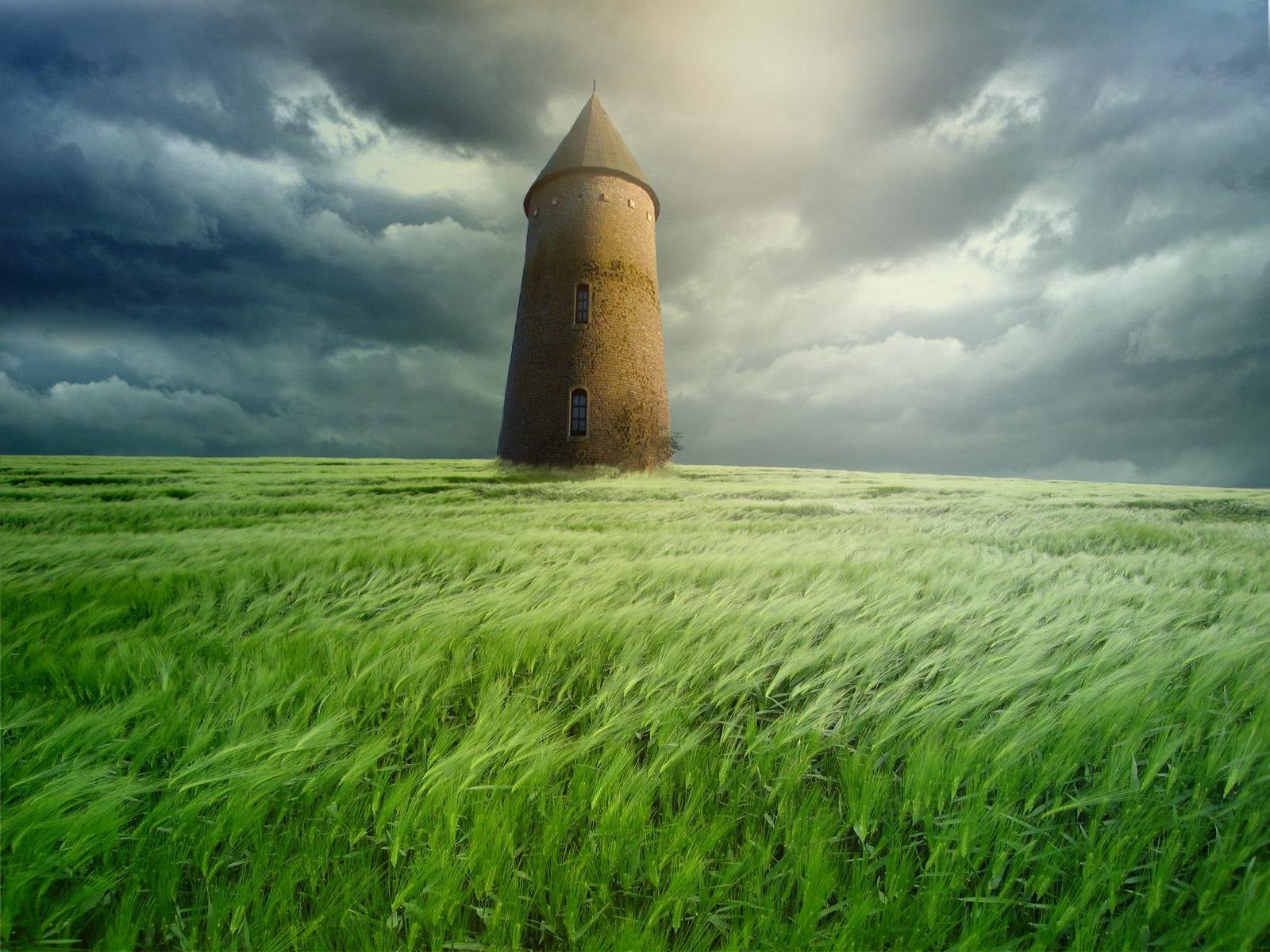 turm feld wolken