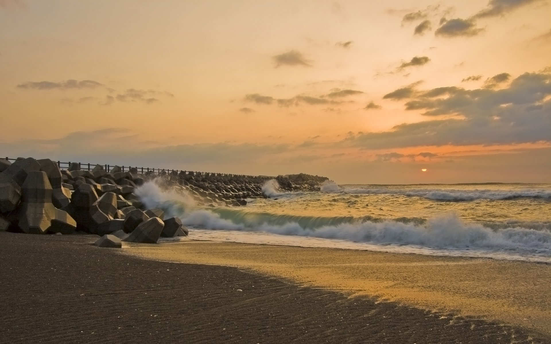 misawa mare sole tramonto onde molo riva sabbia