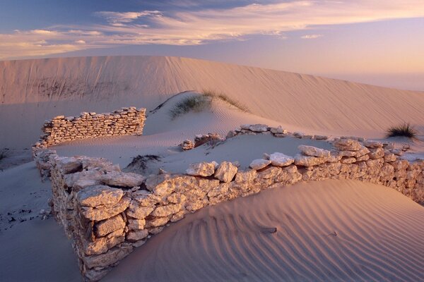 Pietre nel deserto, muri di pietre