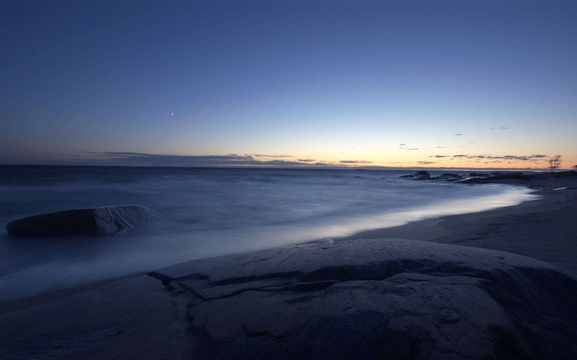 costa tarde mar horizonte