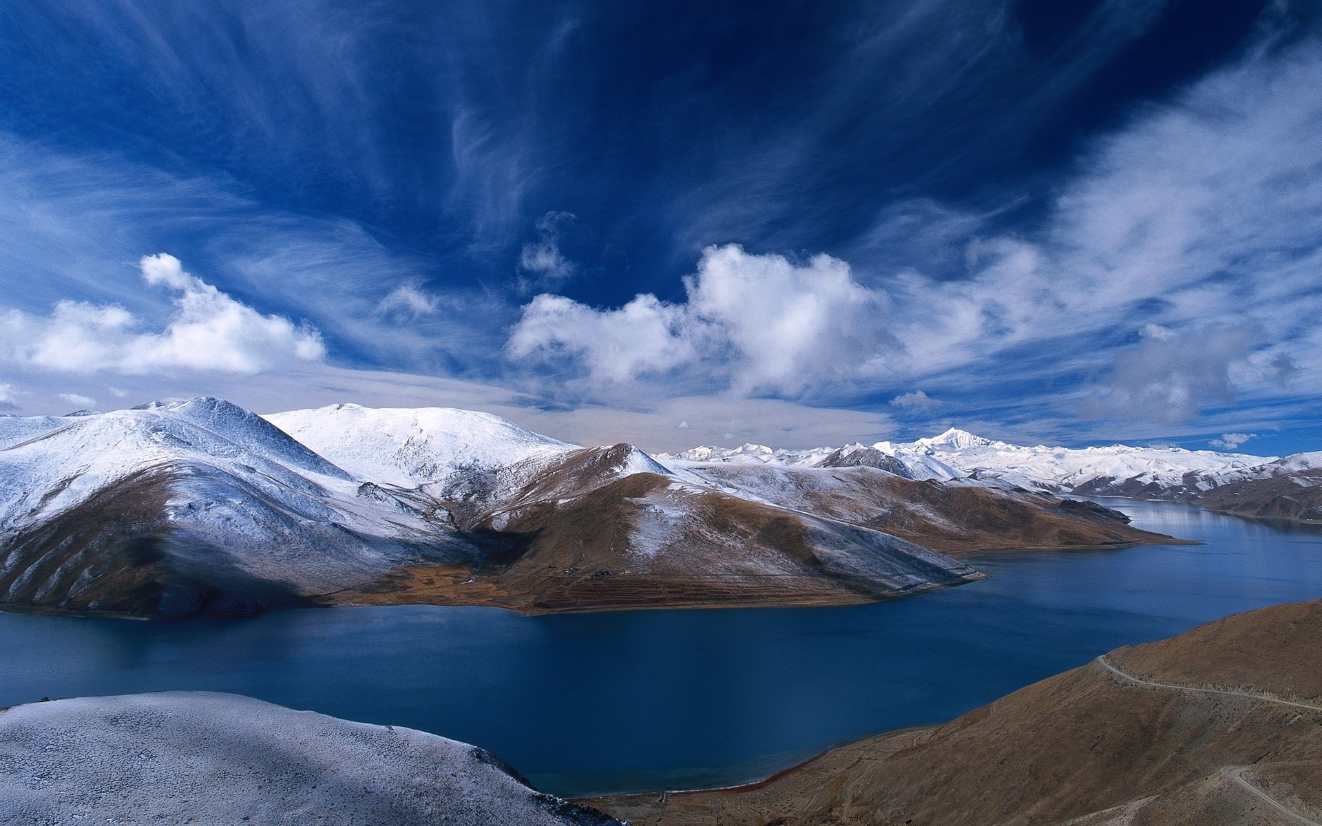 colline montagne fiume neve