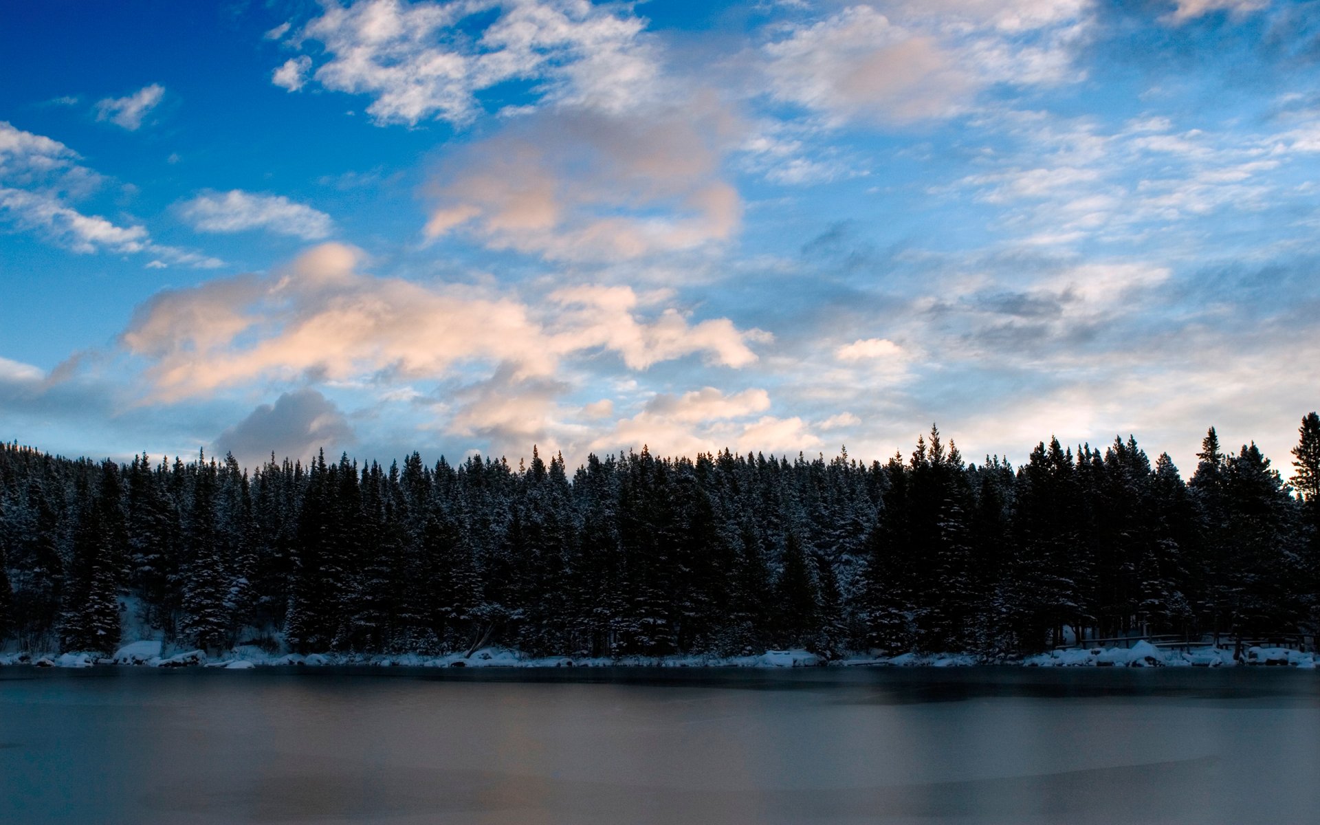 acqua alberi nuvole