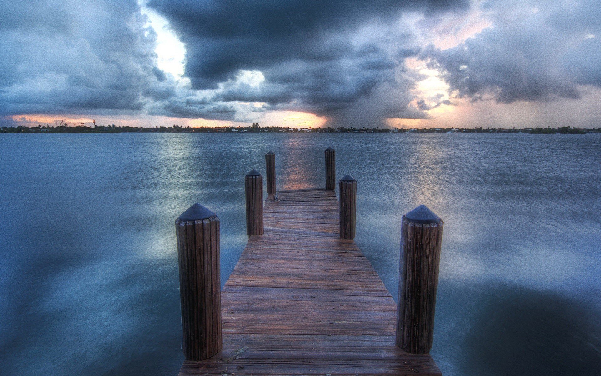 quai lac nuages