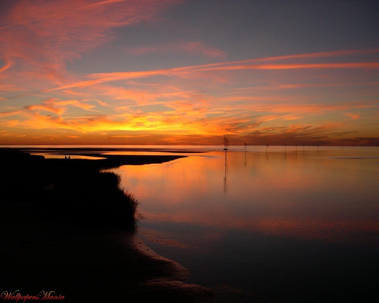 lago luce notte