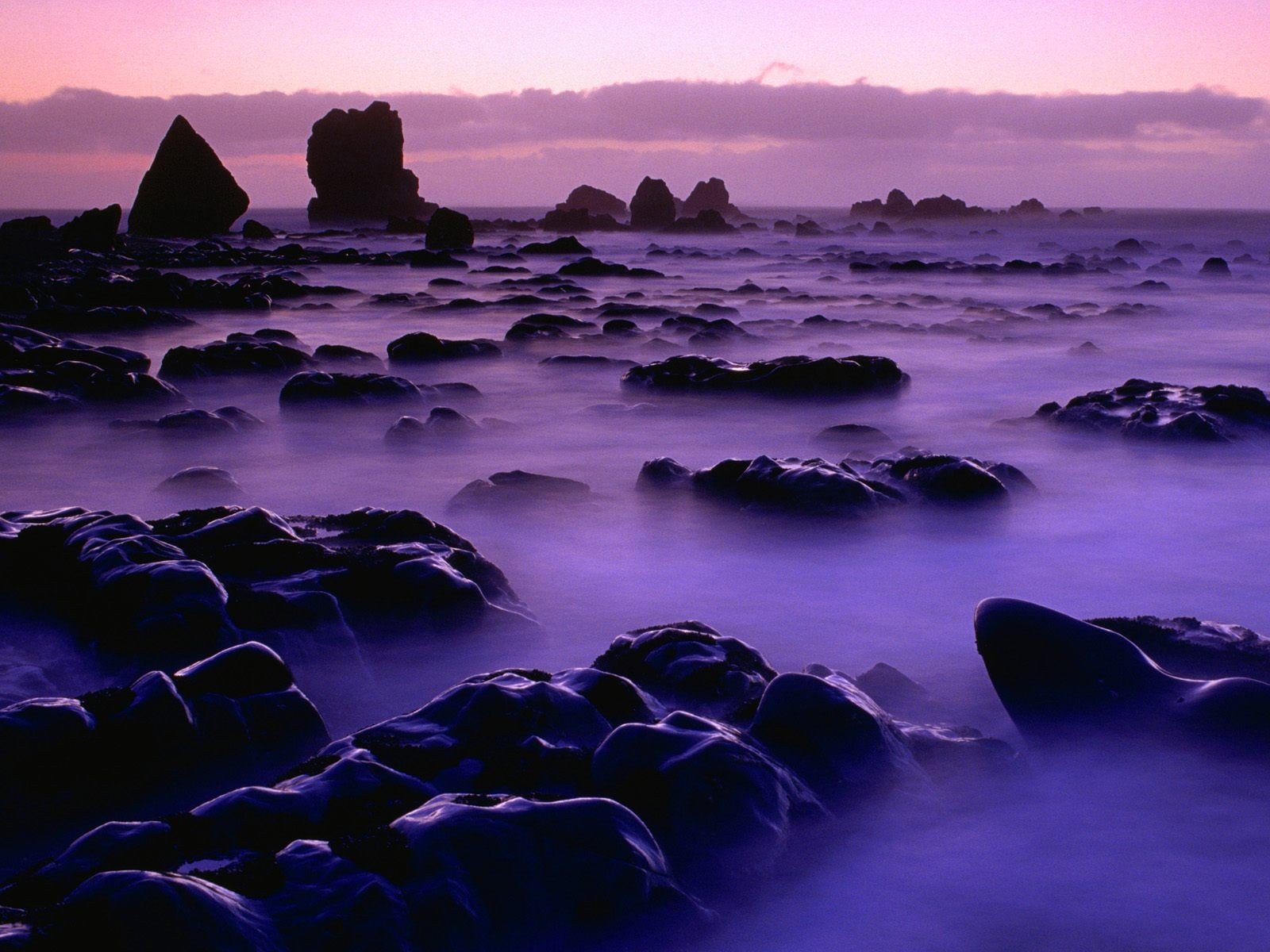 pierres roches eau brouillard