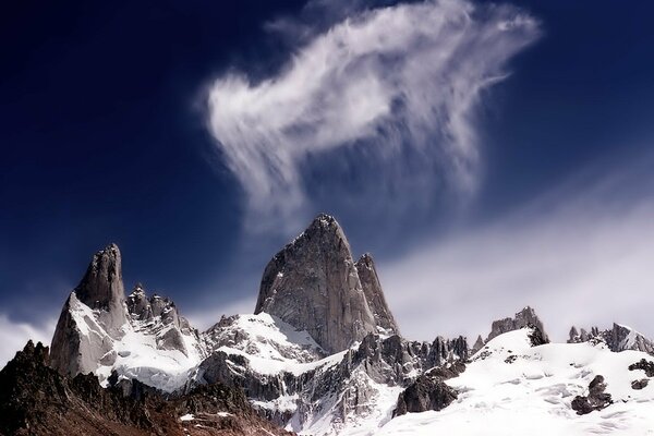 Winter in den Bergen Himmel und Wolken