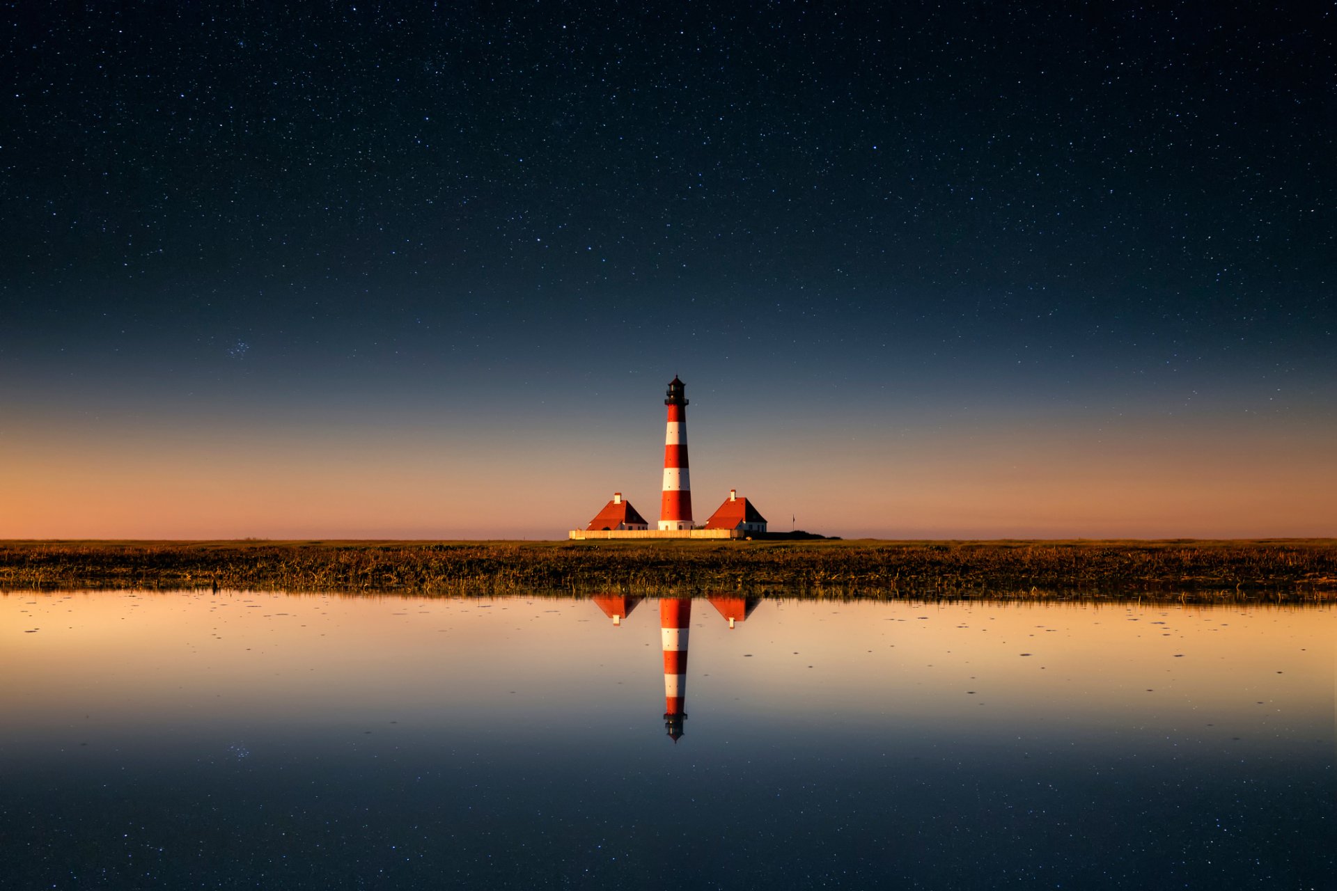 leuchtturm himmel reflexion