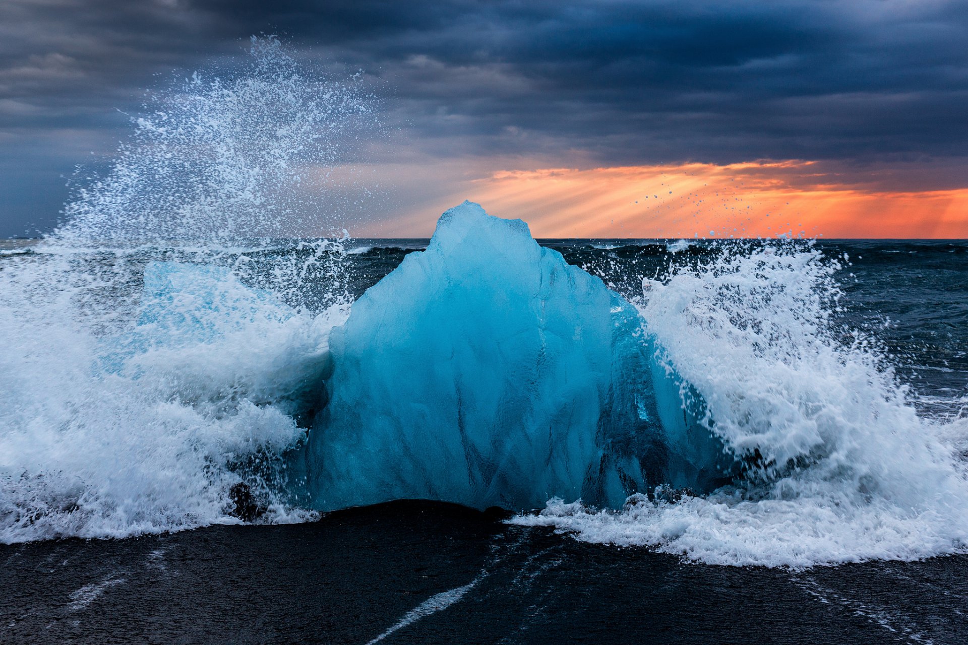 islandia laguna glaciar jökulsaurlön playa olas salpicaduras