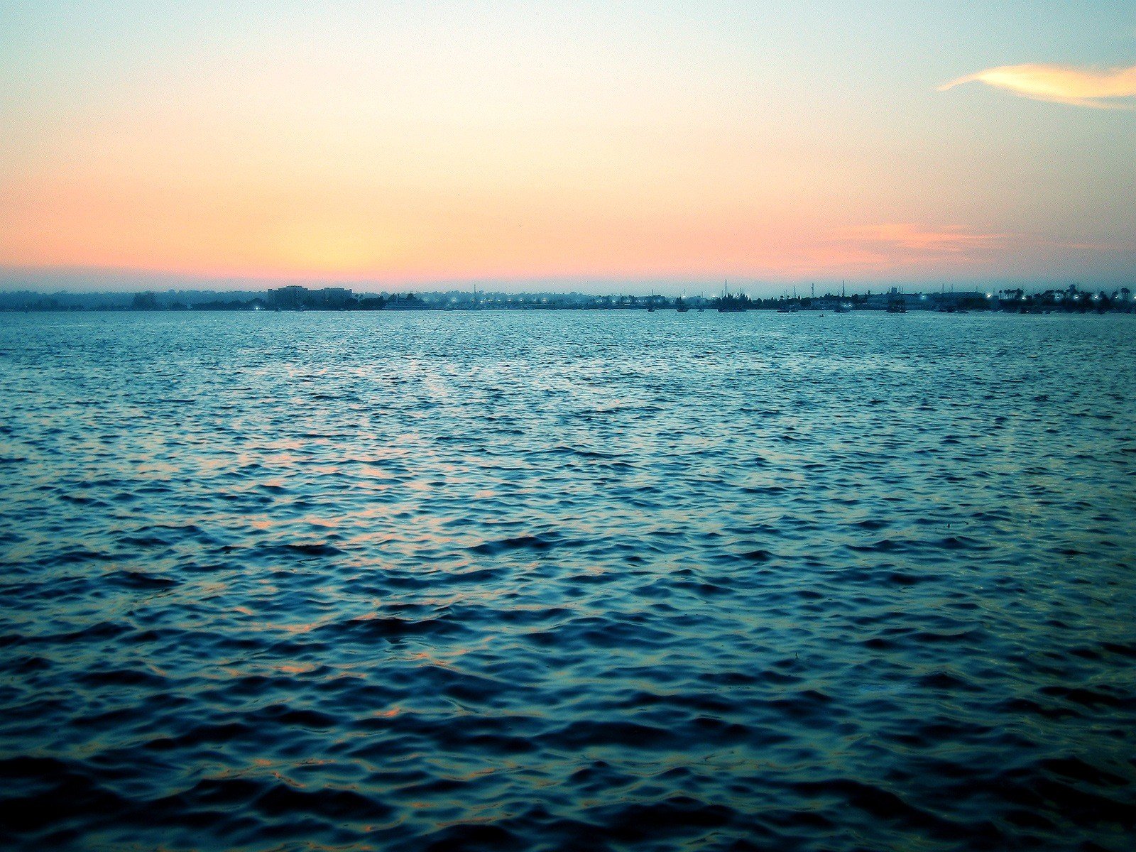 mare onde alba