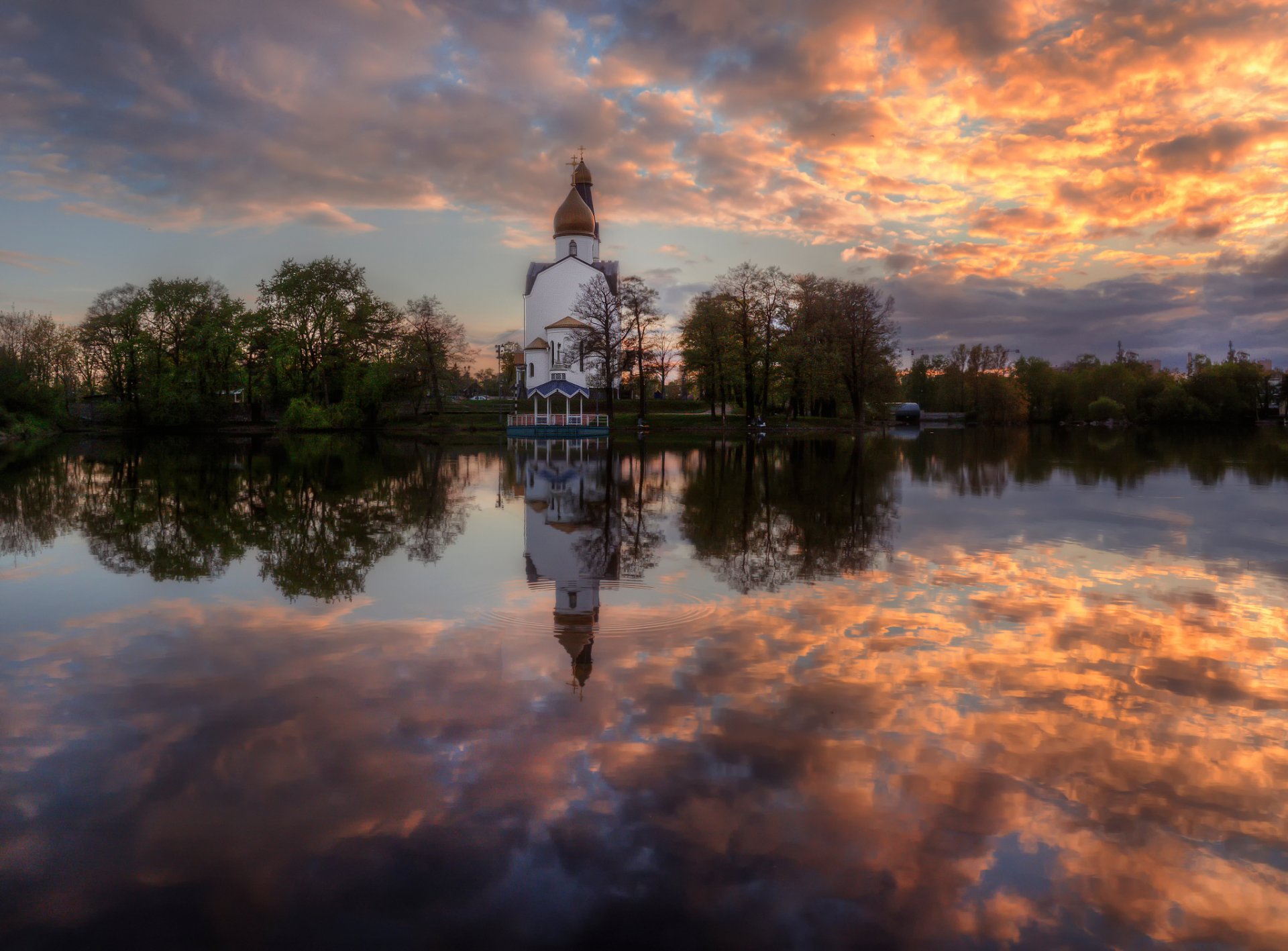 estroretsk temple may spring sky reflection