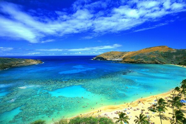 Sables d or sur la mer chaude