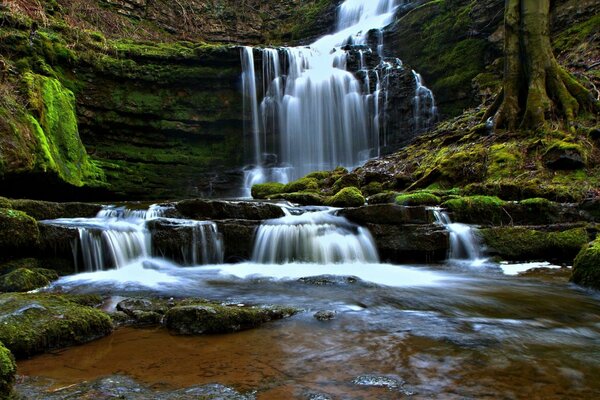 Yorkshire Dales, a beautiful waterfall