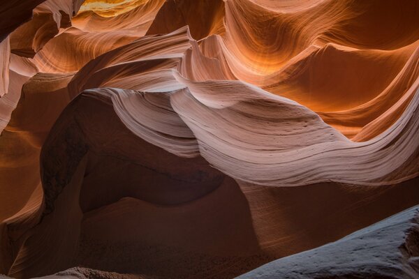 Unusual lines and curves of Antelope Canyon