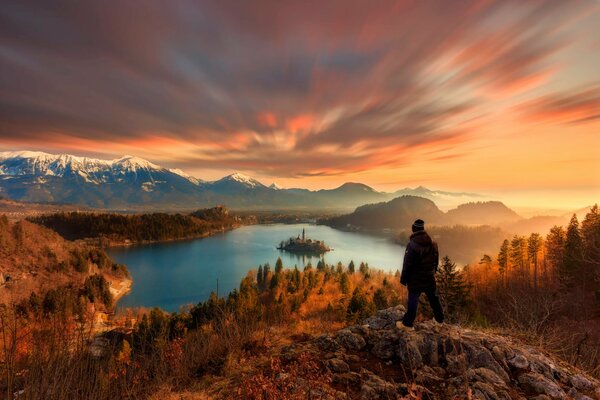 La hermosa naturaleza del lago Bled