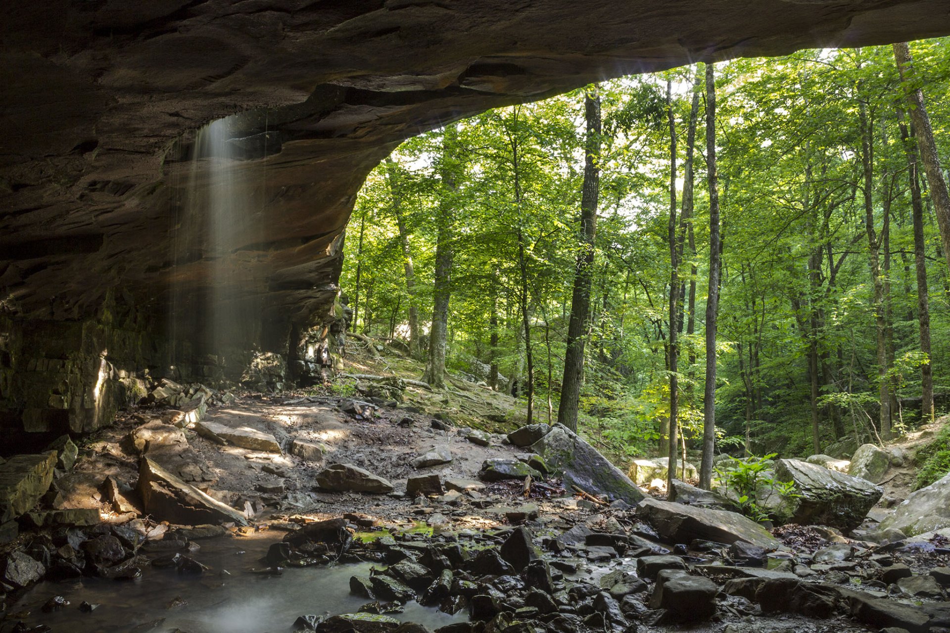 gloire trou cascade arkansas rocher arche cascade forêt arbres pierres verdure