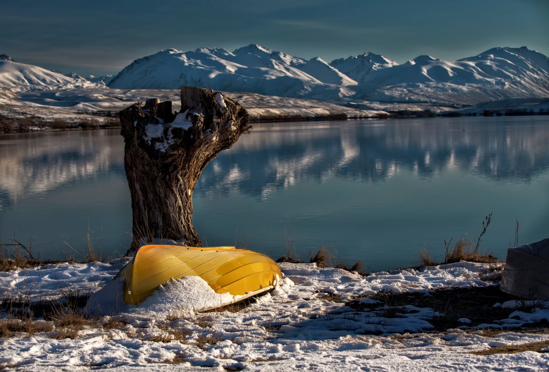 lago de alejandría tekapo isla sur nueva zelanda lago nieve barco