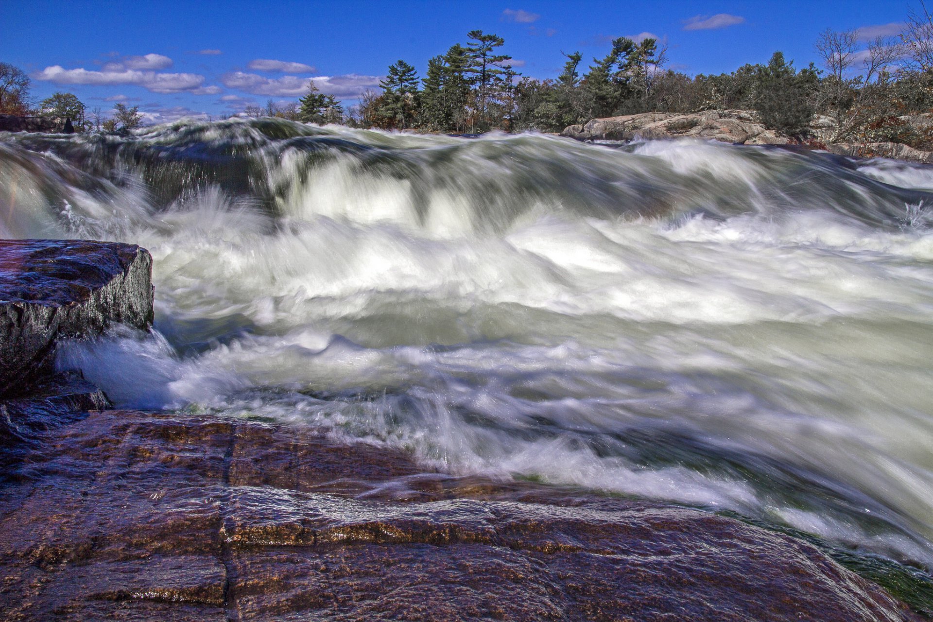 himmel bäume fluss strom felsen steine spritzer