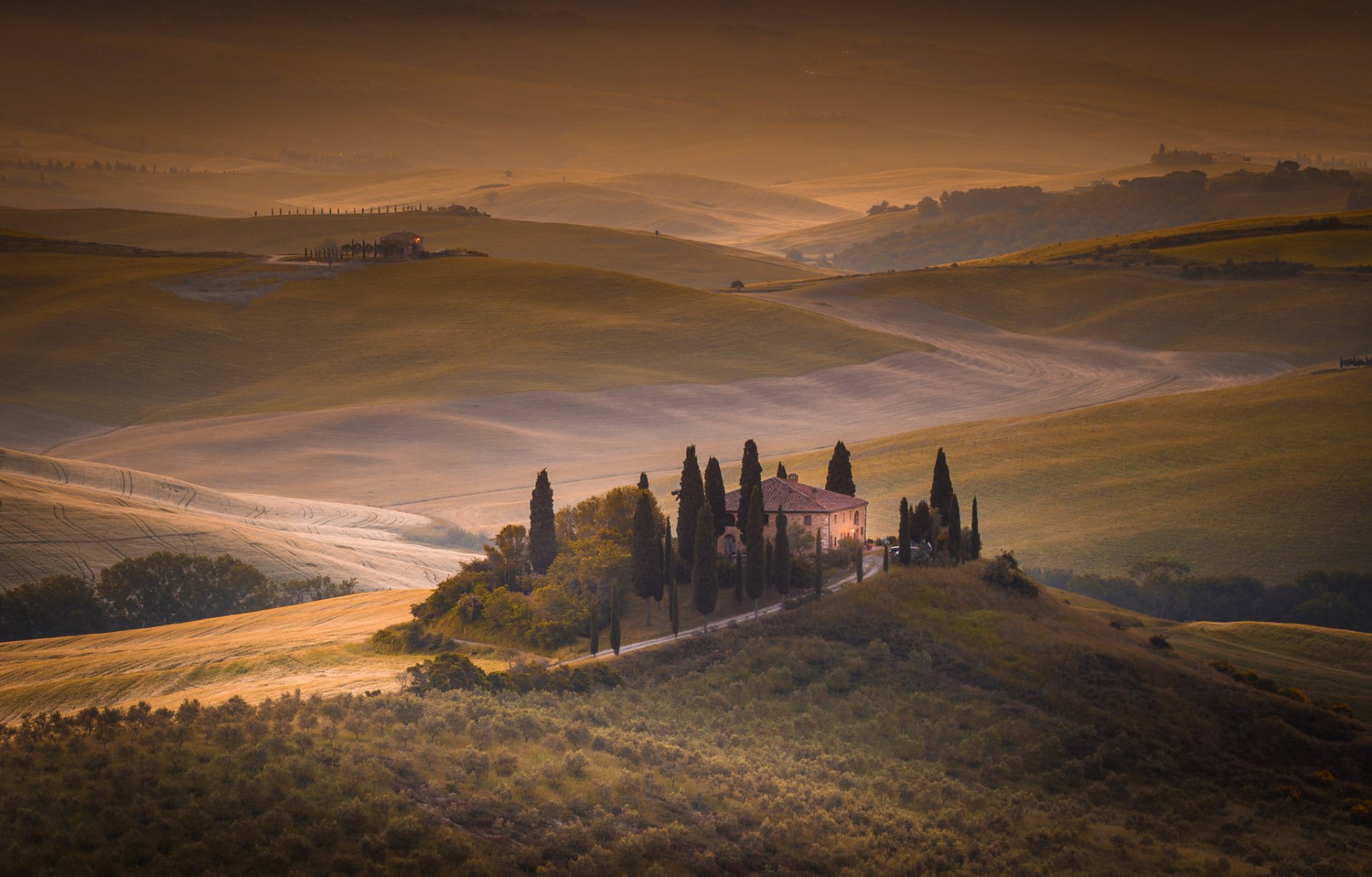 italie toscane matin champs maisons