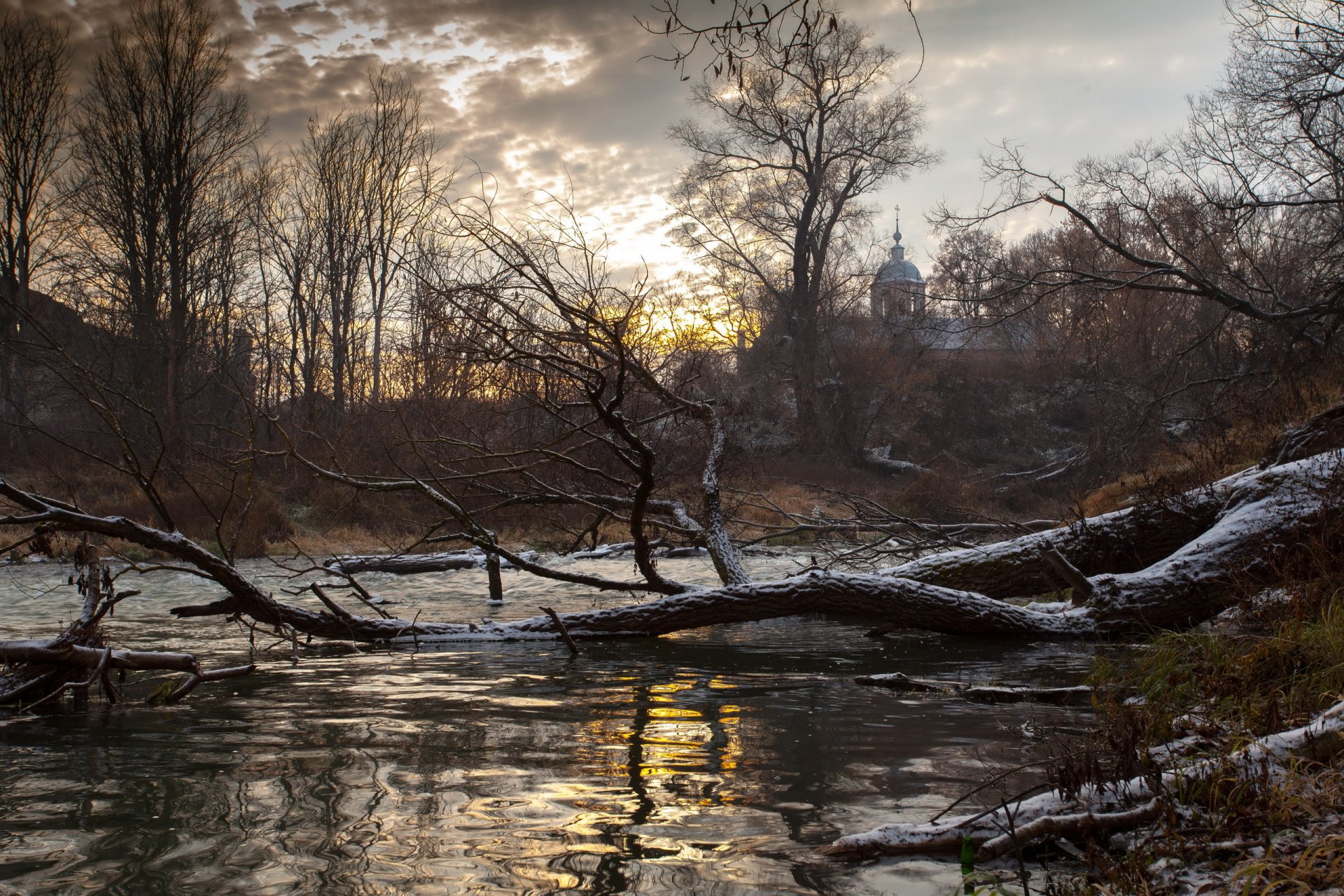 rzeka jesień natura krajobraz