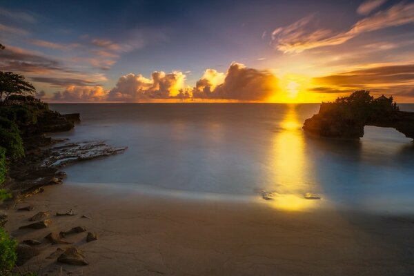 La bellezza della Thailandia all alba