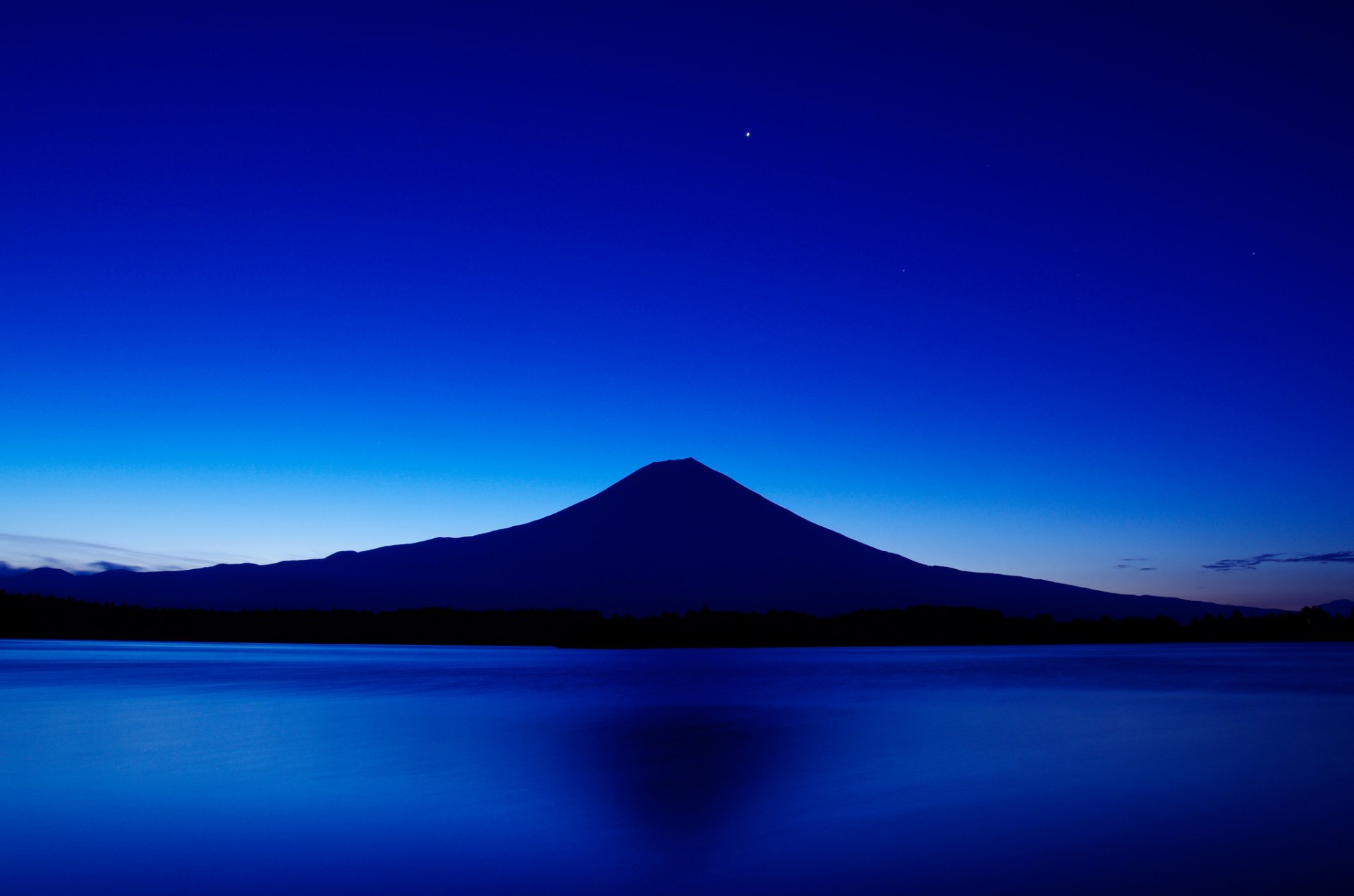 japonia góra fujiyama niebo gwiazdy jezioro