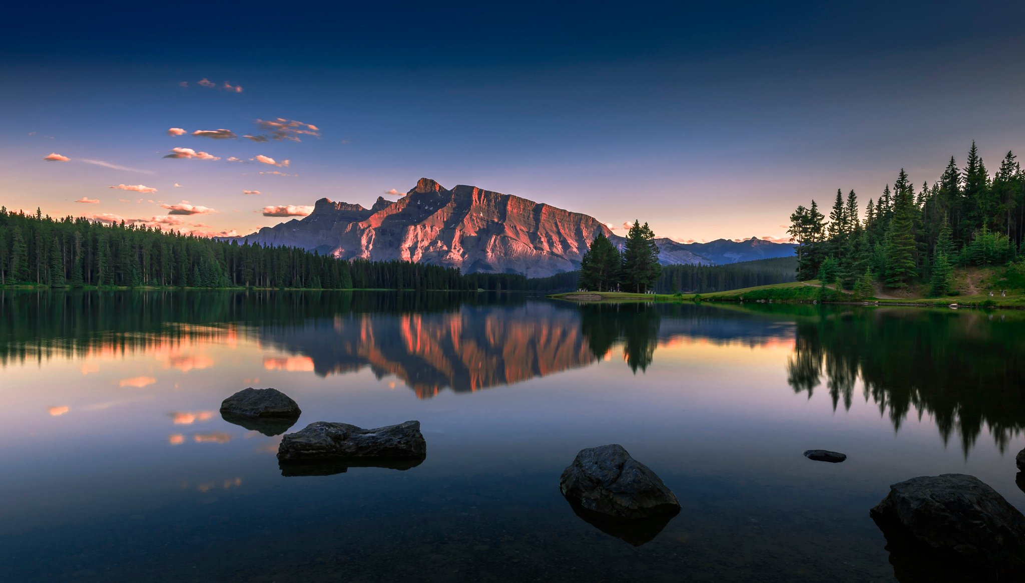 tranquillità due jack lake lago canada