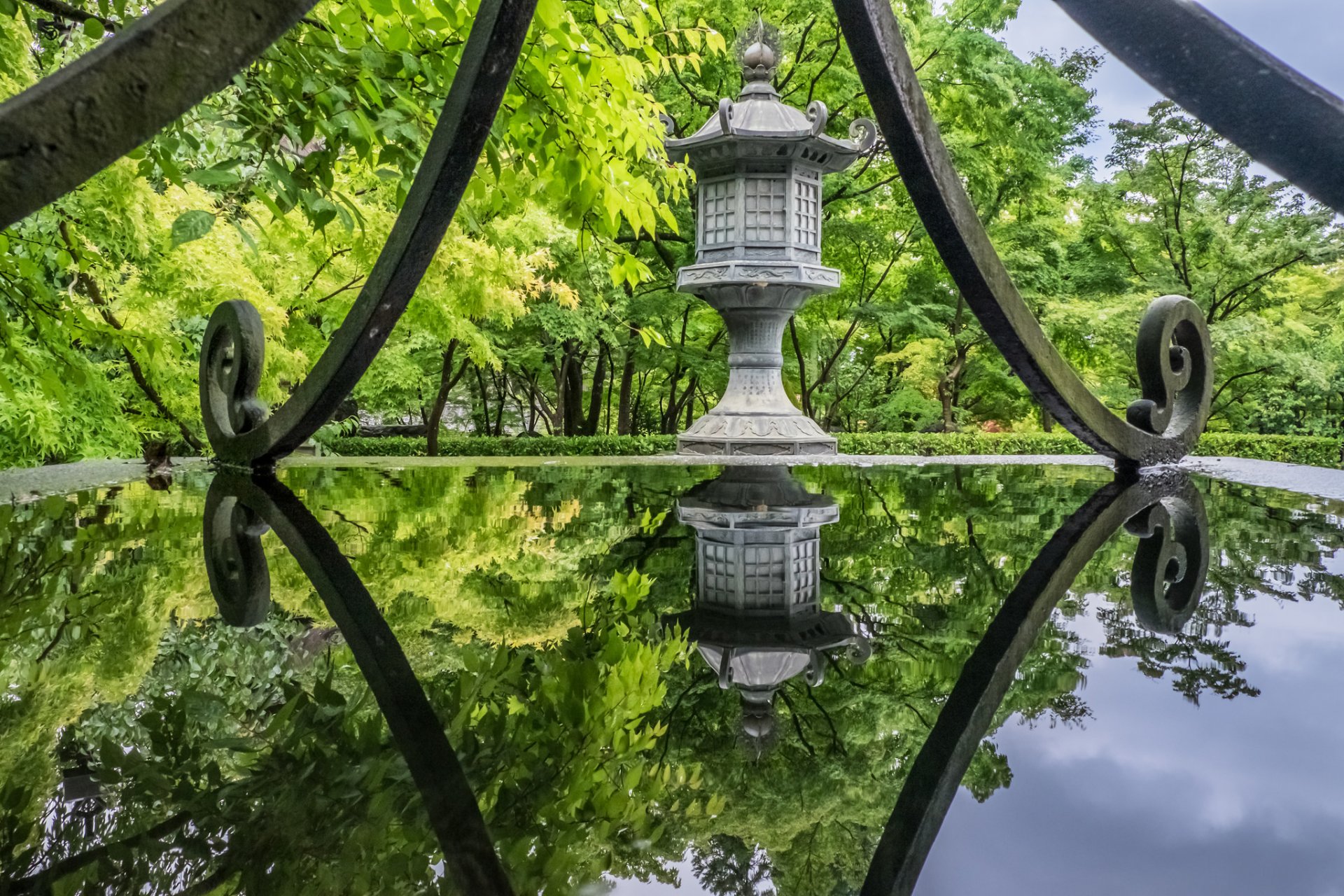 eikando temple kyoto japan kyoto temple park trees water reflection